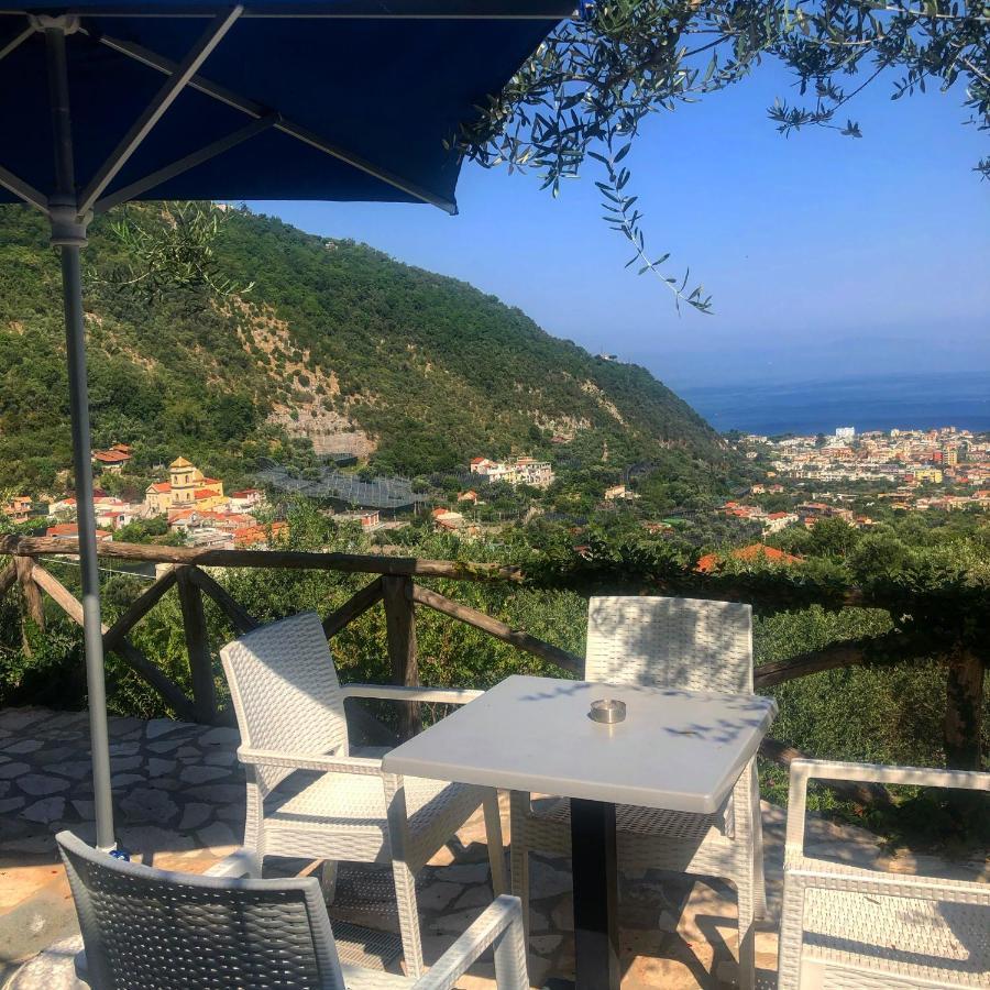 Casa Mazzola Bed & Breakfast Сант'Агнело Екстериор снимка